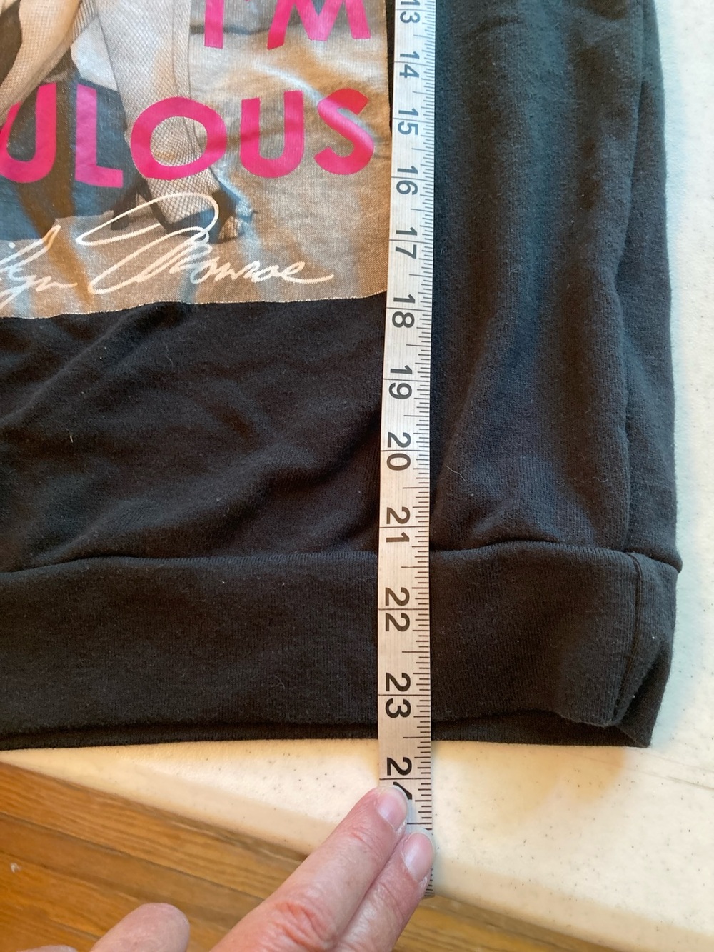 Marilyn Monroe Black Sweatshirt with Pink Graphic - Picture 6 of 8